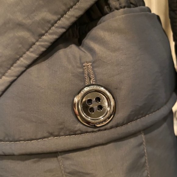 Burberry Shimmery  Puffer Jacket - Picture 4 of 8